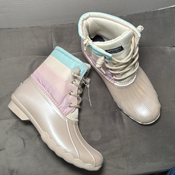 New Sperry Kid’s Saltwater Ankle Boot Duck Boot Iridescent Pastel Size 3 & 6 - Picture 7 of 14